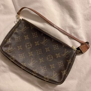 Authentic Louis Vuitton monogram Pochette Accessoires